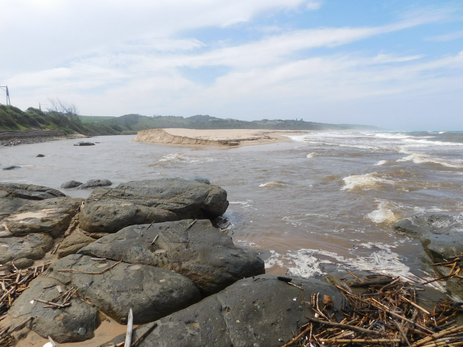 mtwalume-river-flowing-into-the-ocean