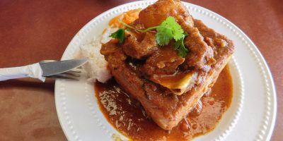 Curry mutton bunny chow
